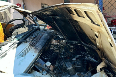 Otomobil, Bir Evin Balkon Duvarına Çarparak Alev Aldı