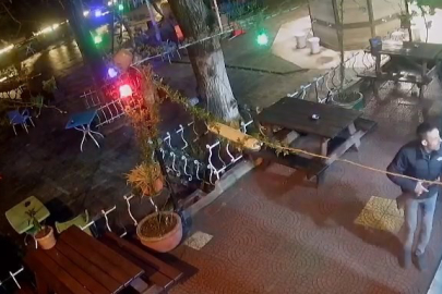 Kanlar içinde yerde yatan kişiye, kimsenin yardım etmemesi ise dikkat çekti