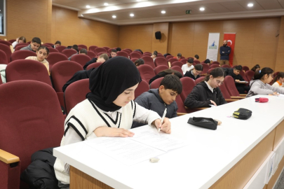 7. Sınıf Öğrencileri Arasında "40 Hadis Ezberleme Yarışması"