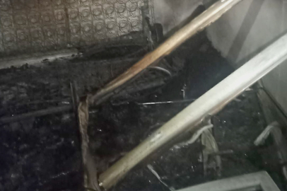 Çıkan yangında 1 ev tamamen kullanılamaz hale geldi