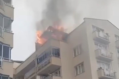 Bursa'da 5 Katlı Binanın Çatısı Alev Alev Yandı