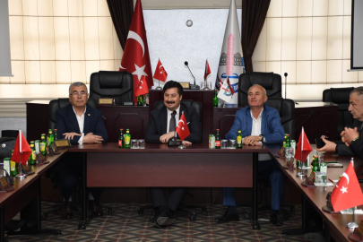 Yenişehir Belediye Başkanı Ercan Özel, Muhtarlarla Bir Araya Geldi
