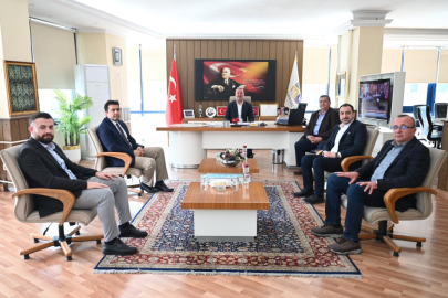 Kızılay Heyetinden Karacabey Belediyesi’ne Nezaket Ziyareti