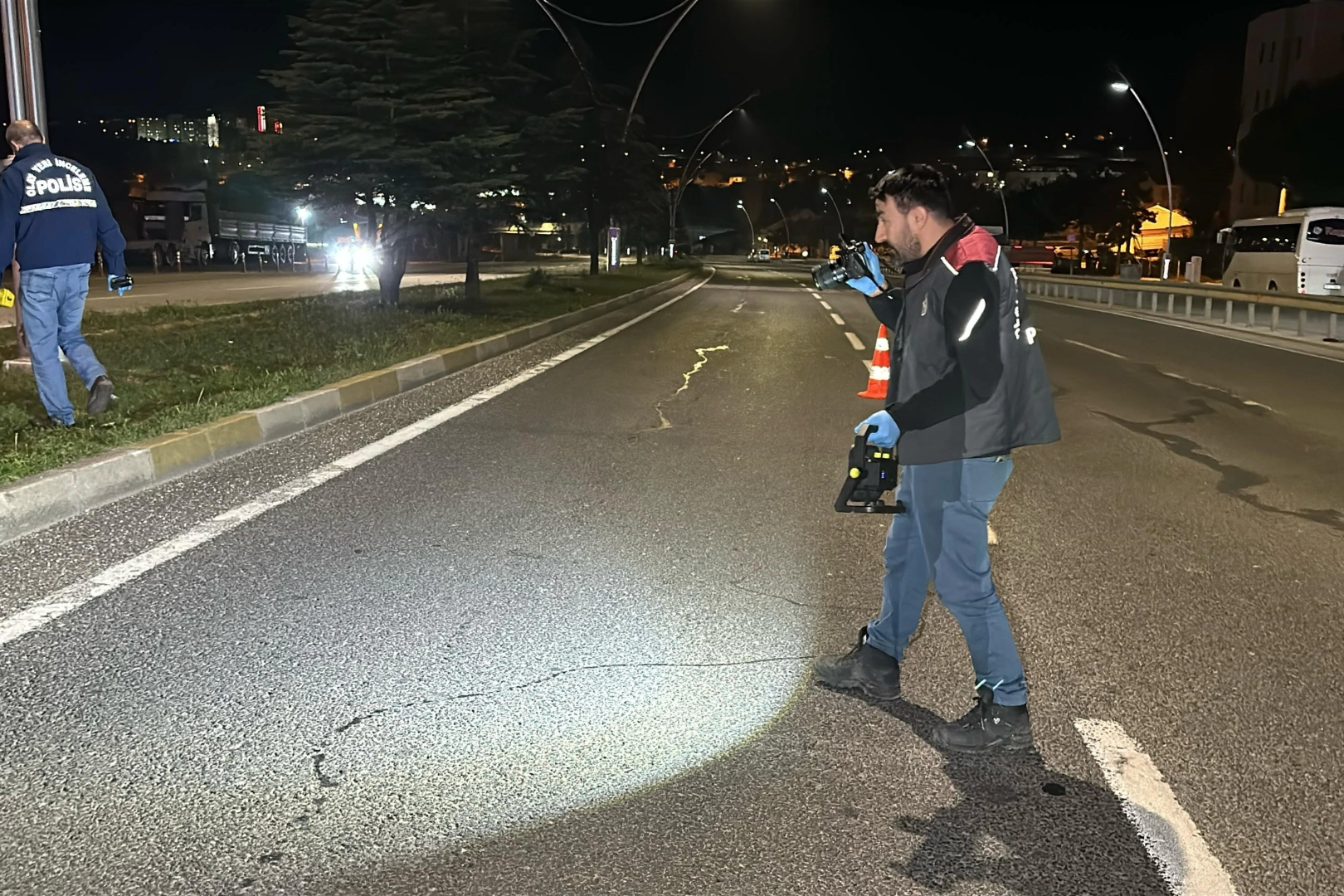 Otomobilin çarptığı kadın hayatını kaybetti