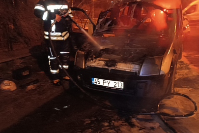 Araçta Meydana Gelen Yangın Yürekleri Ağza Getirdi