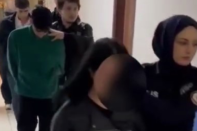 Silahla Telefon Gasp Eden 5 Şüpheli Polisten Kaçamadı