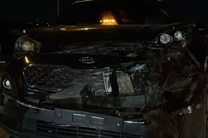 Kavşakta Kaza: 2 Yaralı