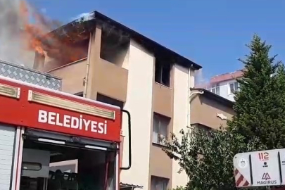 Kendi imkanlarıyla evinin çatısını onardığı sırada yangın çıktı