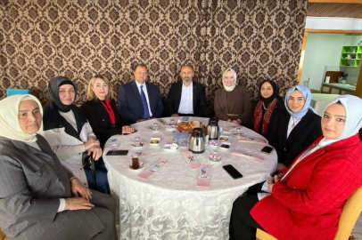 İznik’te AK Parti Kadın Kolları’ndan İstişare ve Değerlendirme Toplantısı