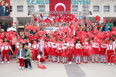 Nilüfer’de 23 Nisan Coşkusu Cumhuriyet Meydanı’nda Yaşandı