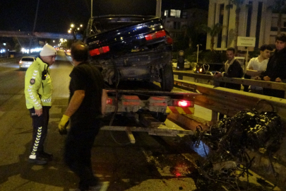 Kaza yapan aracın motoru yerinden koptu, ortalık savaş alanına döndü
