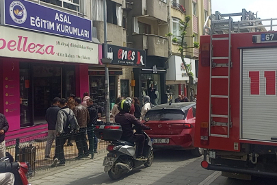 Kozmetik ürünlerinin satıldığı işyerinde çıkan yangın paniğe neden oldu