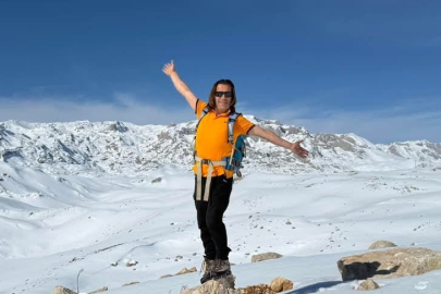 Rusya'da tırmandığı dağda hipotermi geçirerek hayatını kaybetti