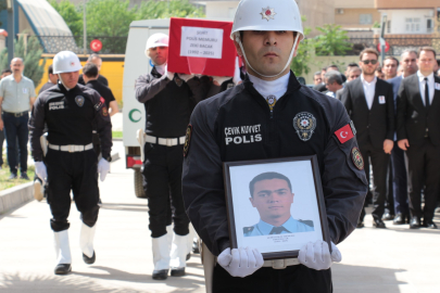 Polis memuru dualar eşliğinde memleketine uğurlandı