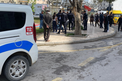 Husumetlisini Cadde Ortasında Bıçaklayıp Kaçmıştı...