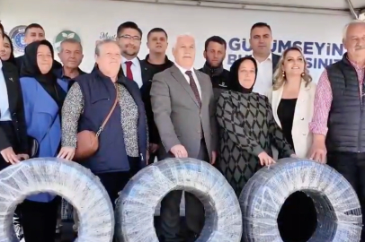 Orhangazi’de Anlamlı Kutlama: Çiftçilere Sulama Borusu ve Gübre Desteği