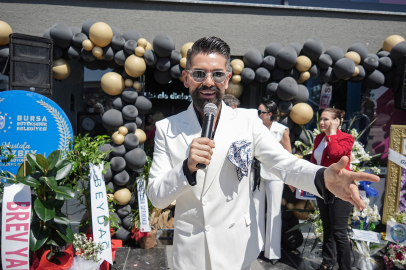 Ünlü sanatçı Mehmet Çevik: "Yaza bomba gibi geliyorum"