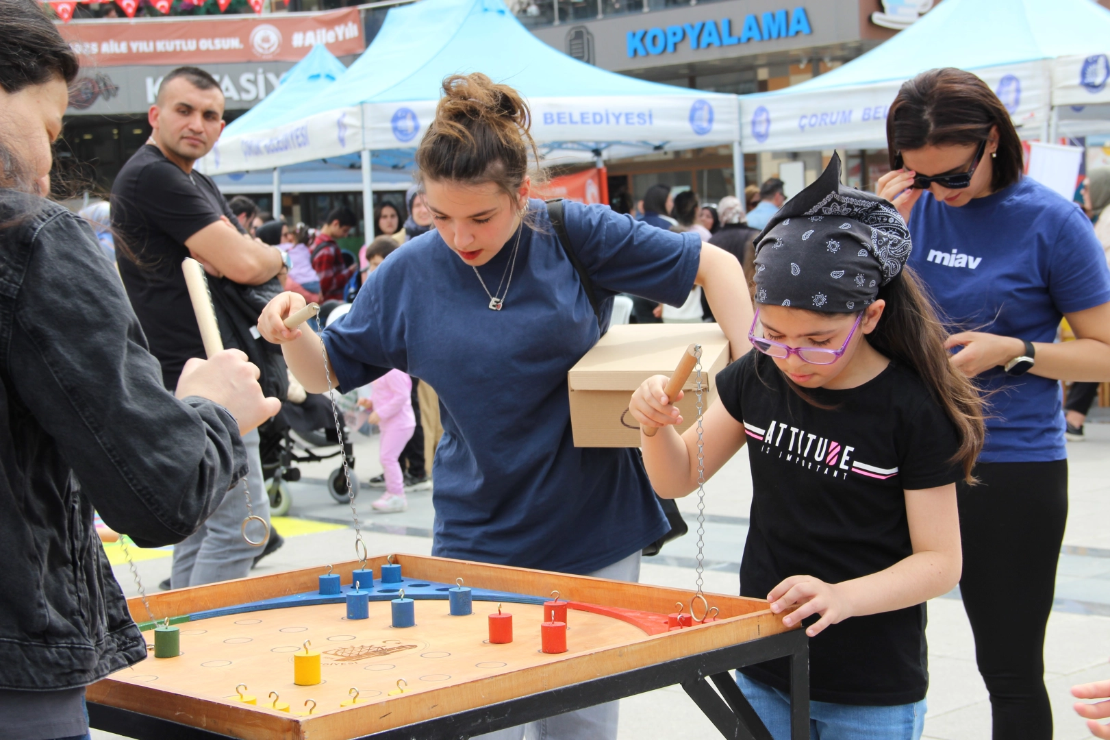 Aileler festivalde buluştu, ortaya renkli görüntüler çıktı