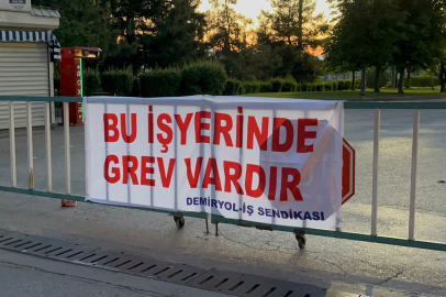 Bursa'da Büyükşehir Belediyesi ile anlaşamayan Burulaş işçileri greve gitti