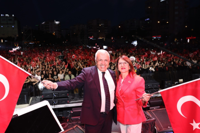 Nilüfer'de 19 Mayıs Çoşkusu Hayko Cepkin'in Konseriyle Zirve Yaptı