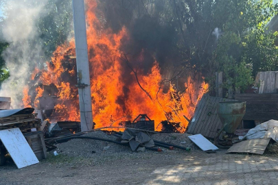 Saman Balyaları Alevlere Teslim Oldu