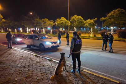Narkotik köpeği ‘Pars’ zehir tacirlerine göz açtırmıyor