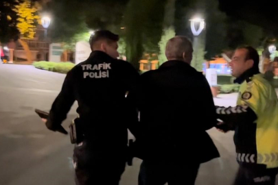 Bursa'da uygulamayı görünce arabasını bırakıp kaçtı!