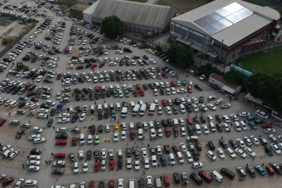 İkinci el oto pazarı, bayrama yaza arabasız girmek istemeyenlerle doldu taştı