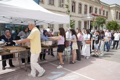 Bursa Erkek Lisesi mezunları, bu yıl 142. Geleneksel Pilav Günü'nde bir araya geldi
