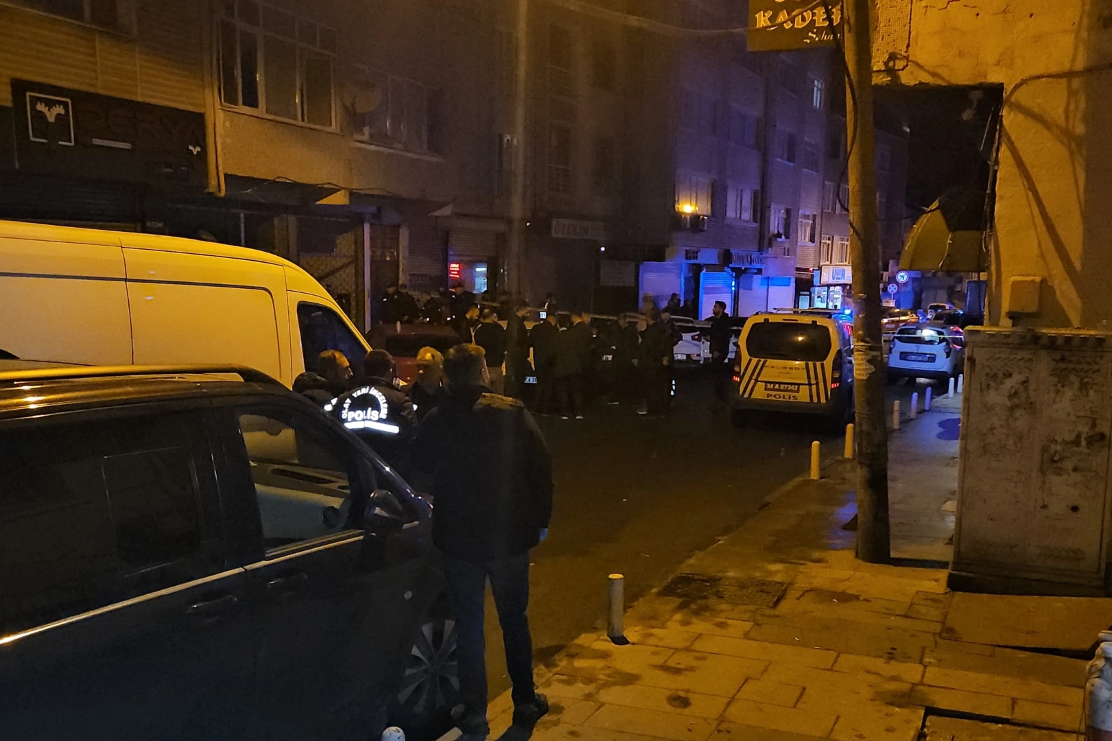 Eğlence mekanına el bombası atıldı!