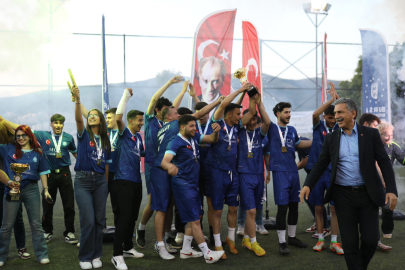 Gemlik’te Gençler Sahada Ter Döktü, Ödüller Başkanlardan Geldi