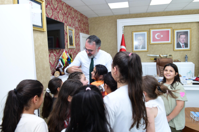 Kestel Belediyesi’nde Neşe Rüzgarı: Küçük Kızlardan Başkan Ferhat Erol’a Sürpriz Ziyaret