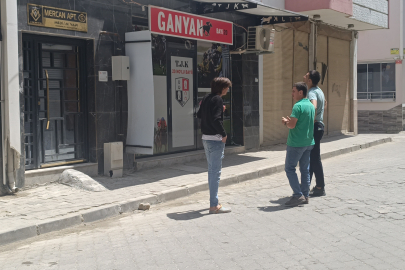 Manisa'da bir kediyi pompalı tüfekle öldüren şahıs ifadesinin ardından serbest bırakılınca mahalle halkı tepki gösterdi