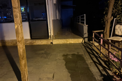 15 Yaşındaki Çocuk Cama Yumruk Attı