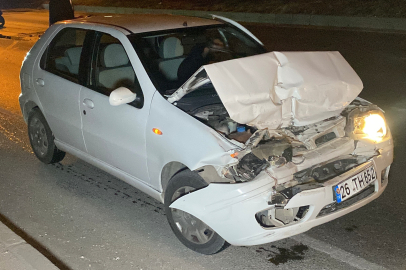 Tıra Arkadan Çarpan Otomobil Hurdaya Döndü