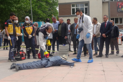 Sigaranın zararları temsili ölümle anlatıldı