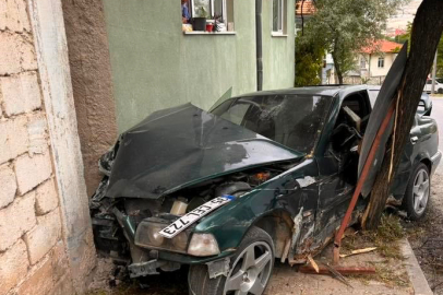 Polisin "Dur" İhtarına Uymadı Kaza Yaptı