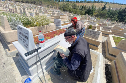 Evlatlarının mezarını ziyaret edemeyen yaşlı çifte Vali Yiğitbaşı çifte bayram yaşattı