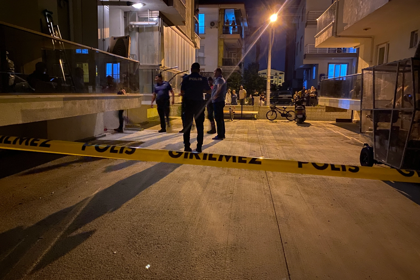 Tartıştığı kadını bıçaklayarak öldürdü