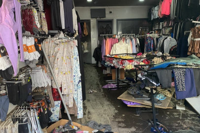 İş Yerinin Bodrumu Alevlere Teslim Oldu