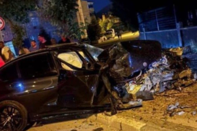 Otomobil Ağaca Çarptı:1 Ölü, 1 Yaralı