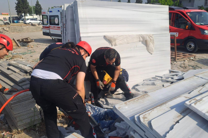 İki işçi mermer blokları altında kaldı: 1 ölü