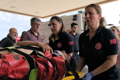 Bursa’da Can Pazarı: Otomobile Çarpan Motosiklettekiler Ağır Yaralandı!