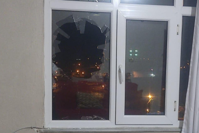 Bina sahibi partmanda yaşayan kiracıların korkulu rüyası oldu