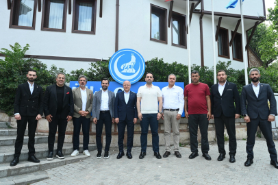 AK Parti Bursa İl Başkanı Davut Gürkan'dan Ülkü Ocakları’na Ziyaret
