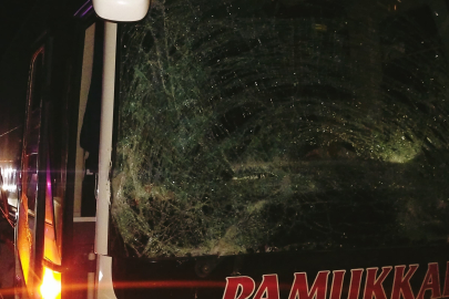 Yolcu otobüsü, panelvan araç ve biçerdöverin karıştığı zincirleme kazada 2 kişi yaralandı