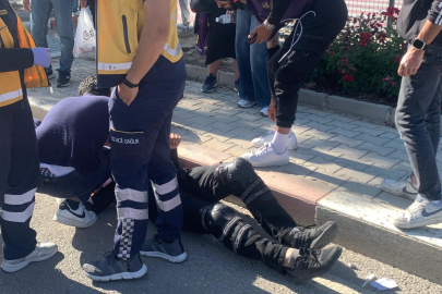 Otomobil ile Çarpışan Motokurye Sürücüsü Yola Savruldu: 1 Yaralı