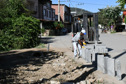 Kaynarca’da Kaldırım ve Parke Taşı Çalışmaları Sürüyor