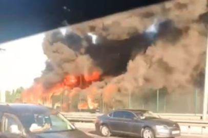 Bakırköy’de metrobüsün alevlere teslim olduğu anlar kamerada