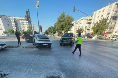 CHP İstanbul Milletvekili İlgezdi, Çanakkale'de trafik kazası geçirdi